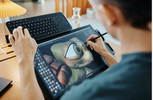 Wacom Cintiq Pro 22 (DTH227K0B-ST ) - Image 2