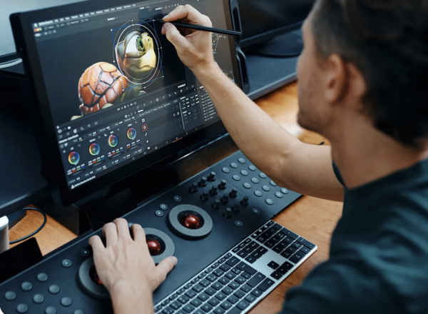 Wacom Cintiq Pro 22 (DTH227K0B-ST ) - Image 3
