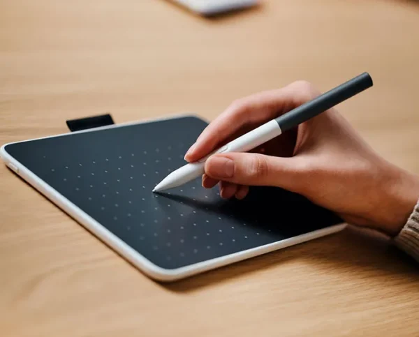 Wacom One 12 pen display  (DTC121W0B )